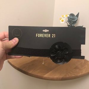 Forever 21 Knit and Faux Leather Flower Choker